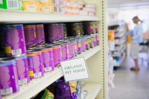 Guide to Organizing a Pet Food Drive